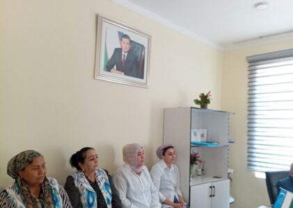 Siyosiy-ma’rifat soati